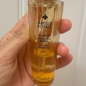Abeille royale watery oil.